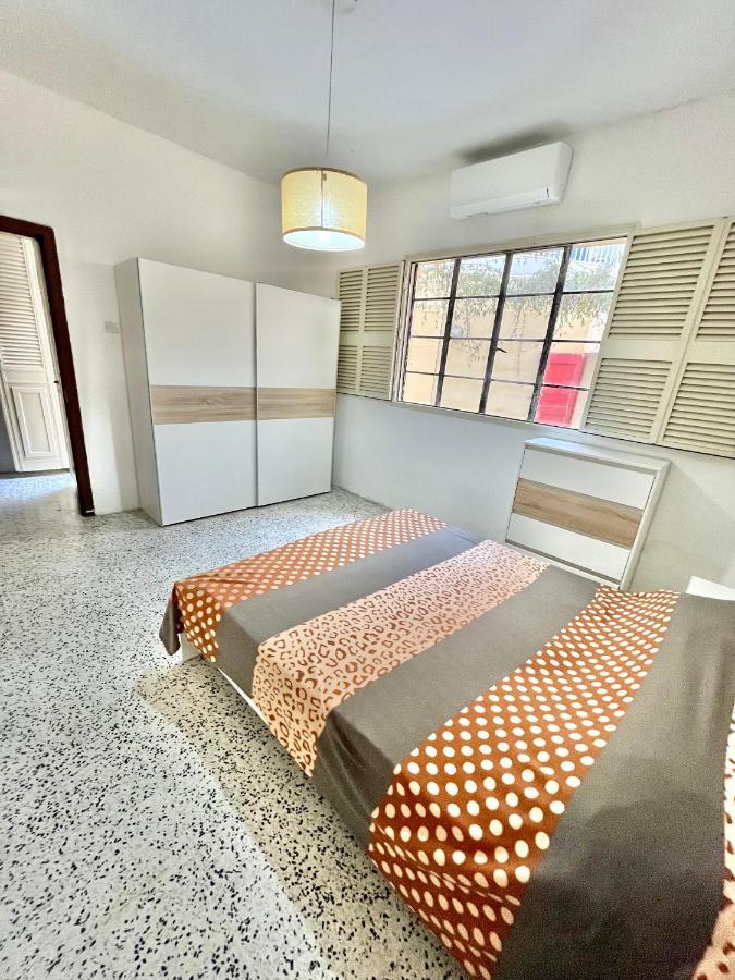 Camag Apartment - Very Close To Airport Birżebbuġa Exteriör bild
