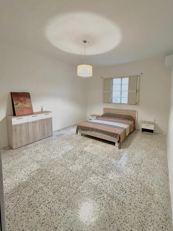 Camag Apartment - Very Close To Airport Birżebbuġa Exteriör bild